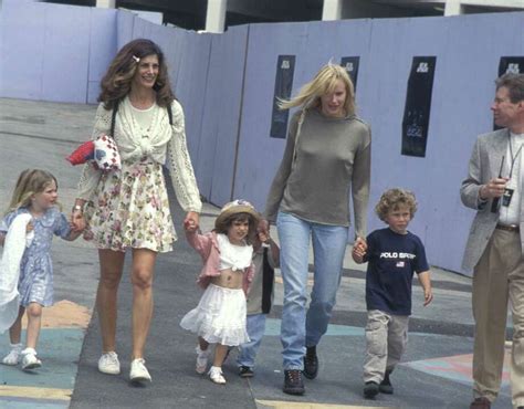 is daryl hannah pregnant|does daryl hannah have children.